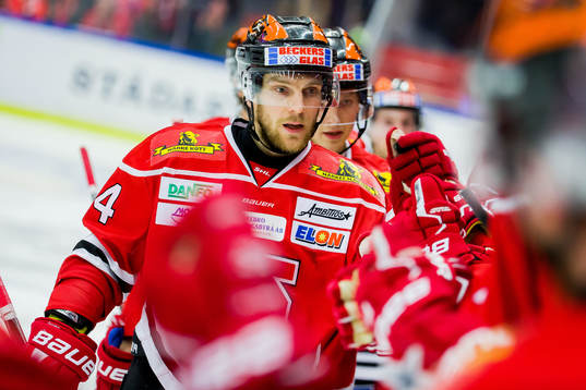 Örebros Tom Wandell jublar