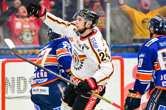 Luleås Johan Harju jublar