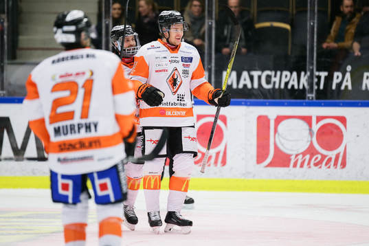 Karlskronas Carl Persson jublar