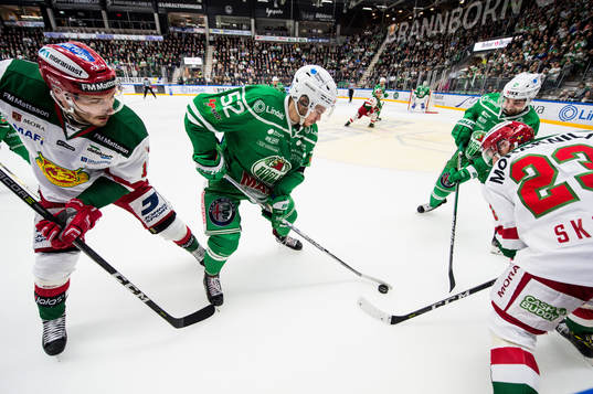 Rögles Lucas Elvenes och Kevin Gagné mot Moras Tomas