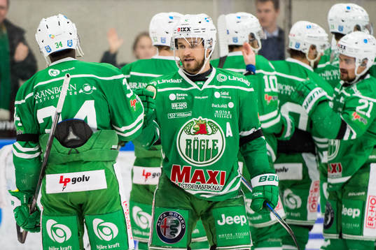 Rögles Craig Schira jublar