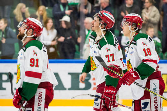 Moras Jacob Lagacé, Keaton Ellerby och Emil Aronsson deppar