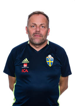 Anders Johansson, förbundskapten, i F19/99-landslaget