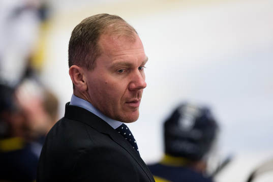 s tränare Johan Lindbom
