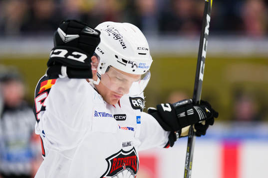 Malmö Redhawks Tobias Ekberg  jublar