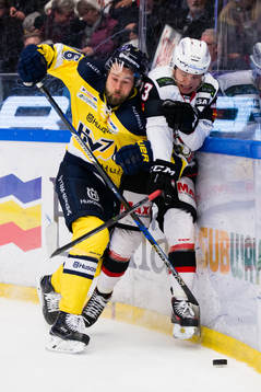 s  Christoffer Persson  tacklar Malmö Redhawks Christoffer