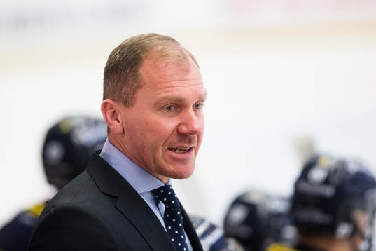 s tränare Johan Lindbom