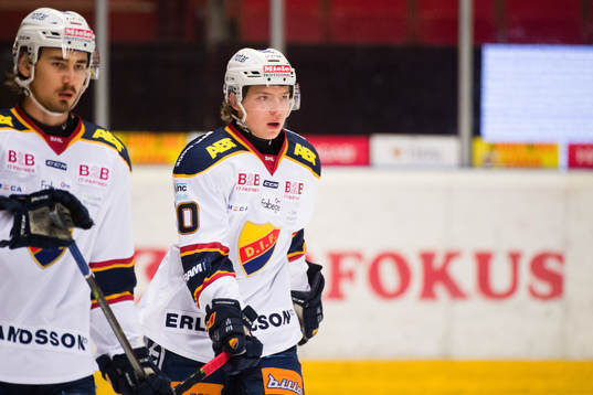 Djurgårdens Marcus Davidsson före ishockeymatchen i SHL