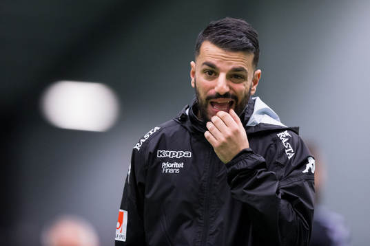 IFK Göteborgs tränare Poya Asbaghi deppar
