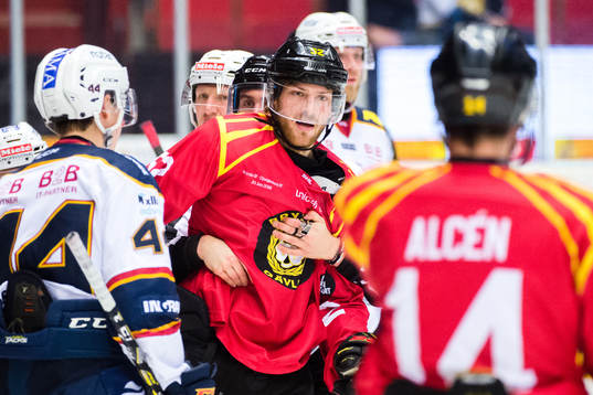 Brynäs Christopher Liljewall i bråk