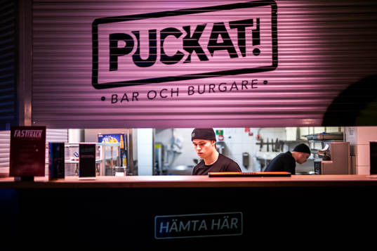ny app Fast Track för betalning och ny hamburgeria Puckat