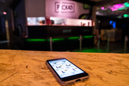 ny app Fast Track för betalning och ny hamburgeria Puckat