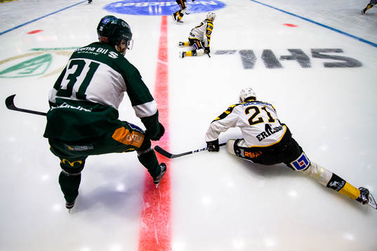 Färjestads Dick Axelsson och Skellefteås Jimmie Ericsson