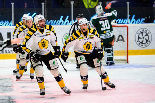 Skellefteås Johan Alm och Michael Kostka jublar