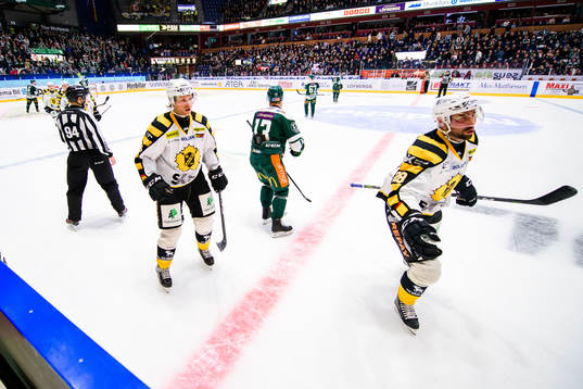 Skellefteås Johan Alm och Michael Kostka jublar