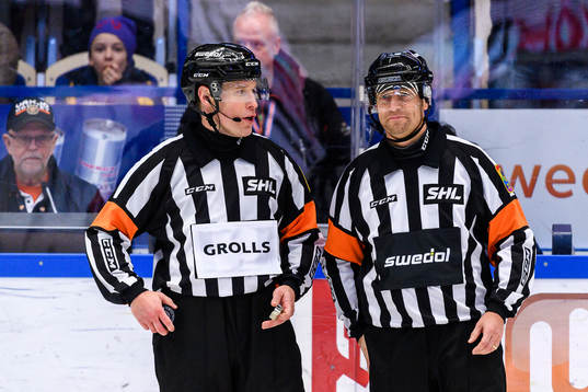 Domare Tobias Björk och Sören Persson