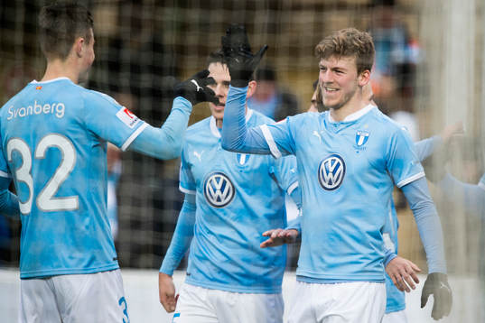 Malmö FFs Teddy Bergqvist jublar med Mattias Svanberg