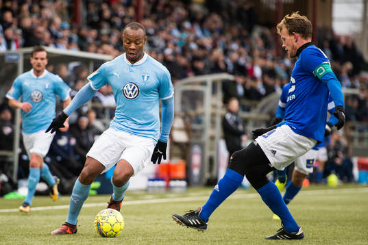 Malmö FFs Carlos Strandberg och Fremad Amager Mike