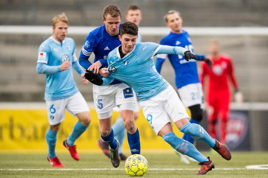 Malmö FFs Felix Konstandeliasz i kamp mot Fremad Amager