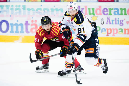Brynäs Juuso Ikonen och Djurgårdens Calle Ridderwall
