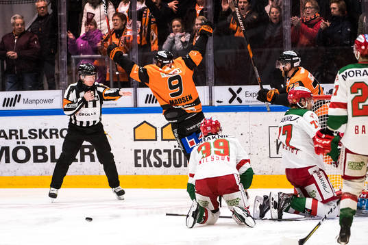 Karlskronas Morten Madsen  jublar