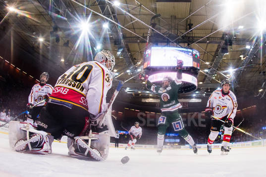 Luleås målvakt Filip Gustavsson deppar och Rasmus Dahlin