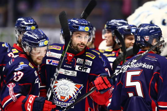 Linköpings Daniel Olsson Trkulja och Andrew Gordon jublar
