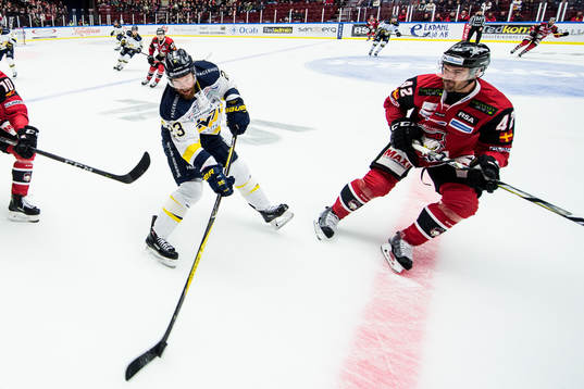 s Robin Figren och Malmö Redhawks Niklas Arell