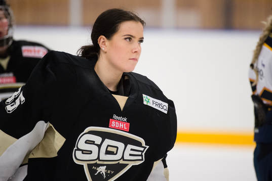 s målvakt Sofia Reideborn deppar