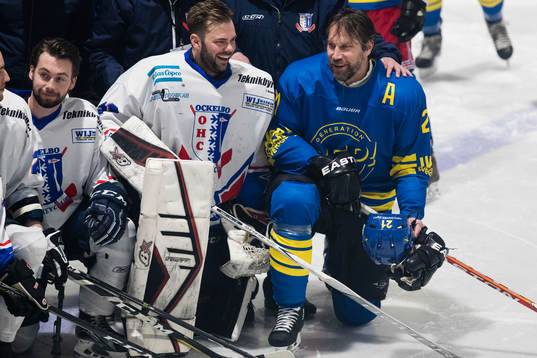 Peter Forsberg innan ishockeymatchen mellan Ockelbo HC och
