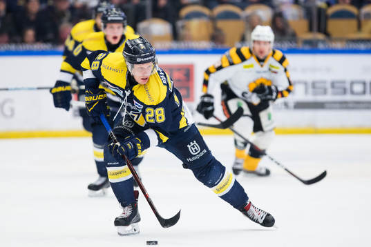 s Anton Bengtsson med pucken