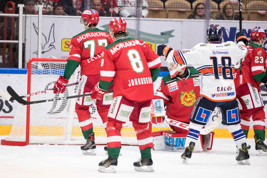 Växjös Andrew Calof jublar