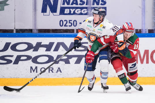 Växjös Elias Pettersson och Moras John Persson  i