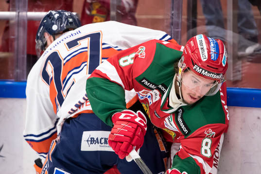 Moras Robin Johansson  i ishockeymatchen i SHL mellan Mora