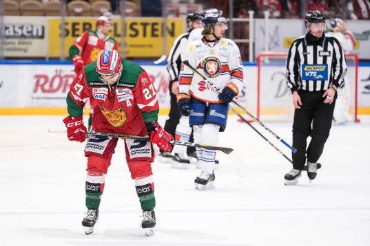 Moras Matt Bailey  i ishockeymatchen i SHL mellan Mora och
