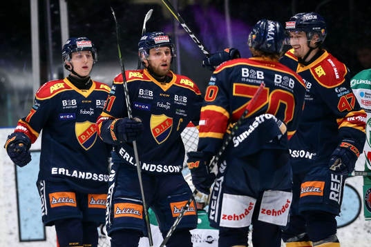 Djurgårdens Calle Ridderwall jublar med Linus Johansson,