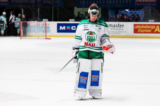 Rögles målvakt Justin Pogge deppar