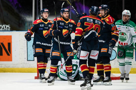 Djurgårdens Calle Ridderwall jublar med Linus Johansson,