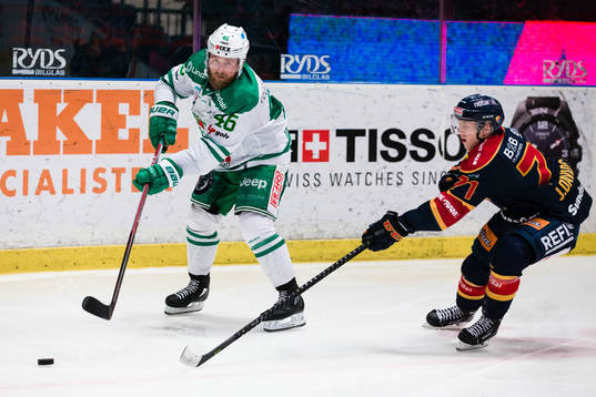 Rögles Janne Jalasvaara och Djurgårdens Jonathan Davidsson