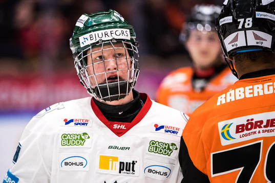 Frölundas Rasmus Dahlin  och Karlskronas Akim Aliu