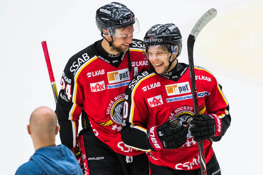 Luleås Johan Harju och Einar Emanuelsson jublar
