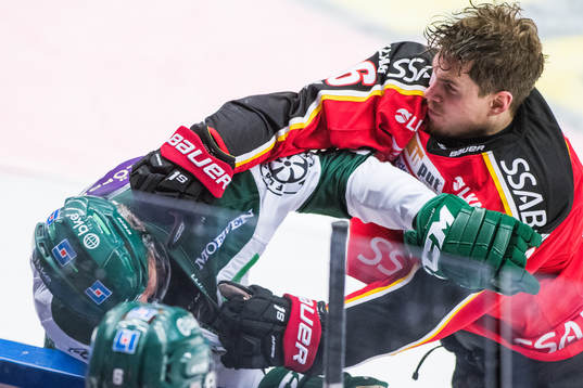 Luleås Emil Larsson och Färjestads Johan Ivarsson