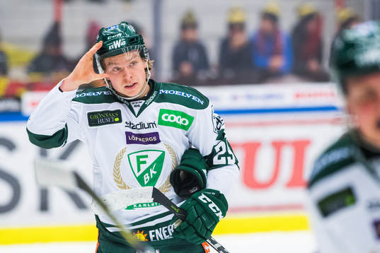 Färjestads Oskar Steen deppar