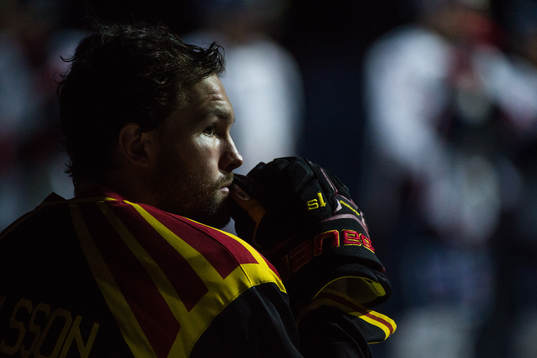 Brynäs Simon Bertilsson före ishockeymatchen i SHL mellan