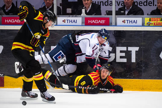 Linköpings Henrik Törnqvist och Brynäs Aaron Palushaj