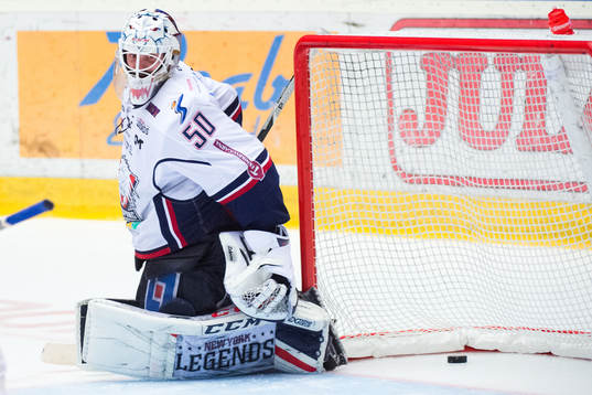 Linköpings målvakt Jonas Gustavsson deppar