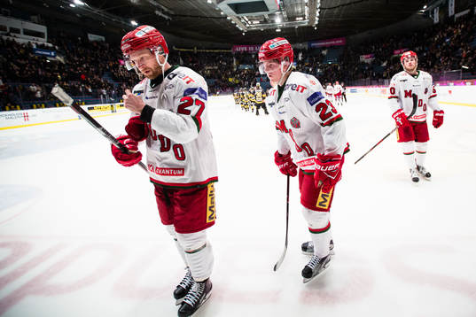 Modos Martin Röymark (v), Jesper Sellgren och Tim Wahlgren