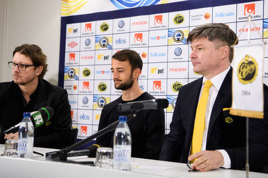 Elfsborgs klubbchef Stefan Andreasson, Robert Gojani och