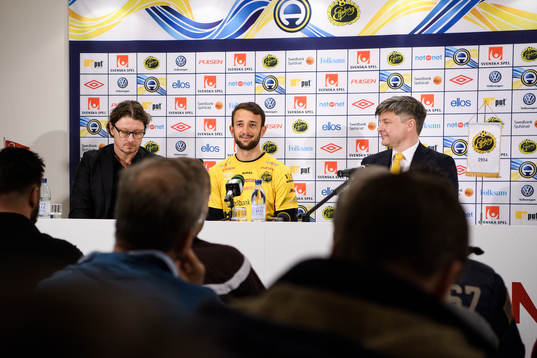 Elfsborgs klubbchef Stefan Andreasson, Robert Gojani och