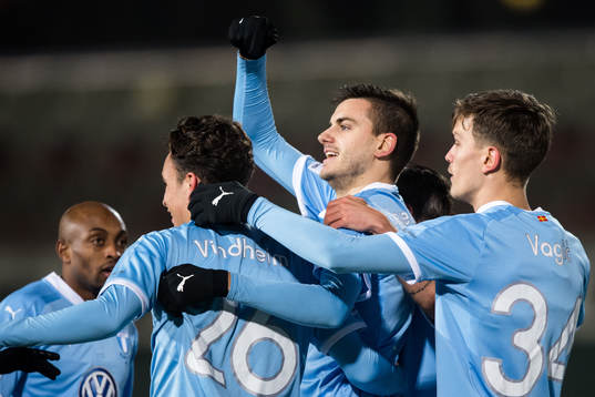 Bläddra bland fler bilder av Fotboll, Träningsmatch, Malmö FF - Flora